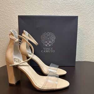 NEW Vince Camuto Gray Shoe Box with Pink Stripe
SIZE 5/12/ M